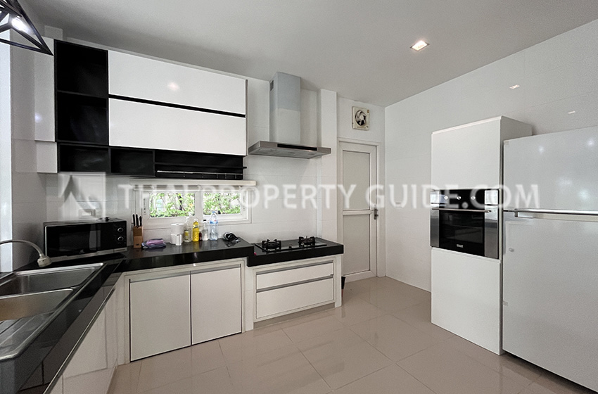 House with Shared Pool in Bangnatrad 